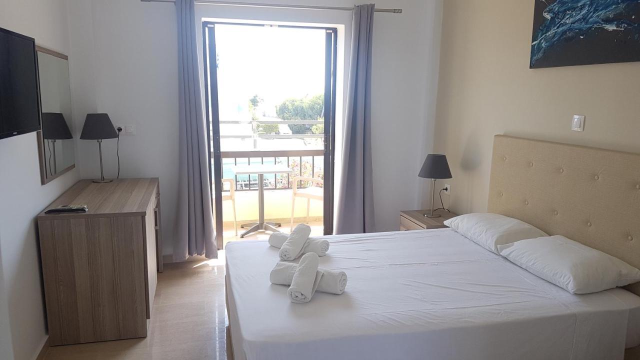 Hotel Prassino Nissi โมไรตีกา ภายนอก รูปภาพ