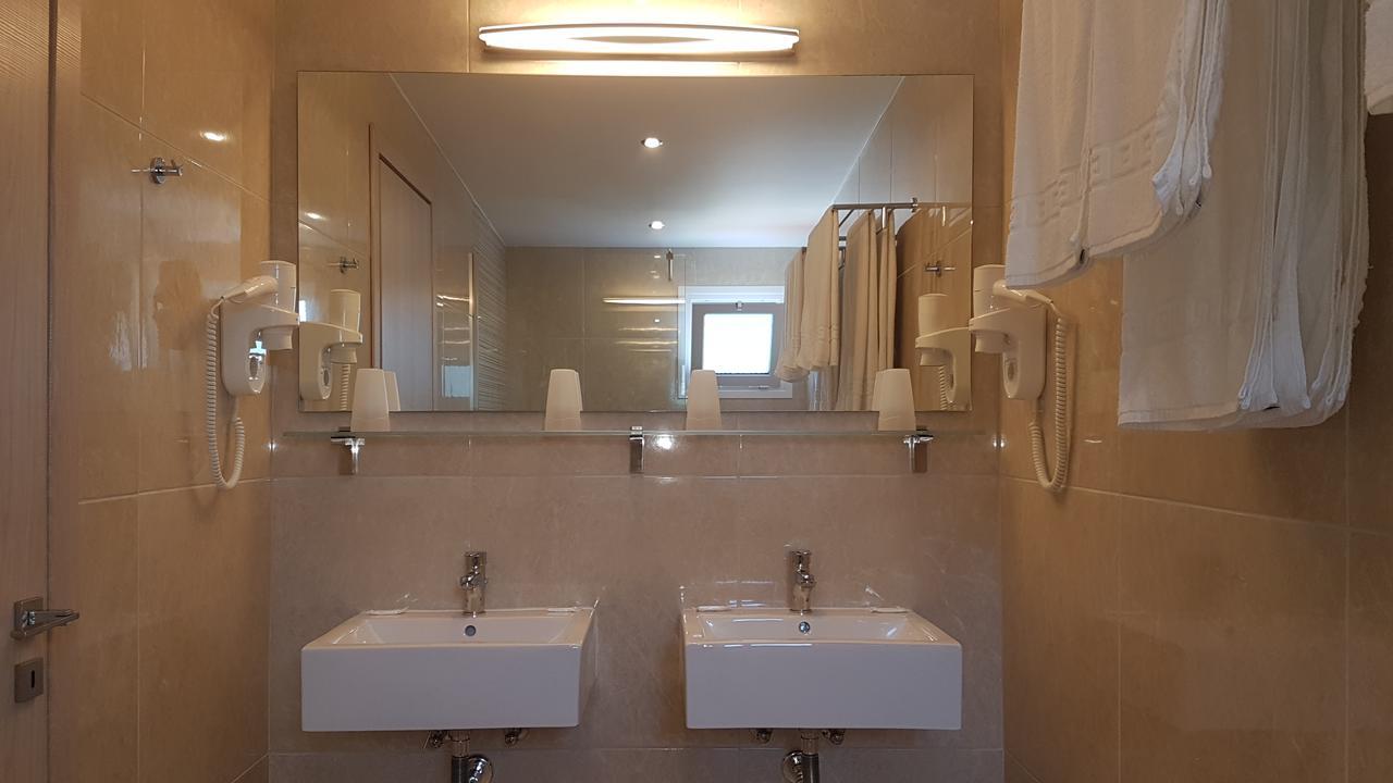 Hotel Prassino Nissi โมไรตีกา ภายนอก รูปภาพ